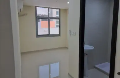 Apartment - 1 Bathroom for rent in Al Barsha 1 - Al Barsha - Dubai