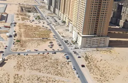Apartment - 3 Bedrooms - 4 Bathrooms for sale in Gulf Tower - Emirates City - Ajman