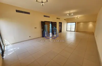 Villa - 4 Bedrooms - 5 Bathrooms for rent in Al Dhafrah Street - Al Mushrif - Abu Dhabi