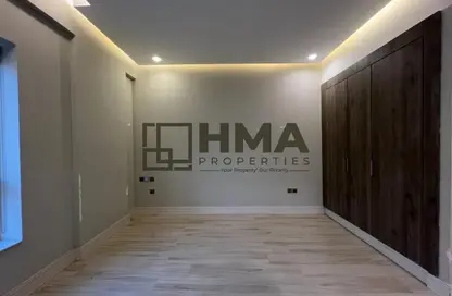 Apartment - 2 Bedrooms - 3 Bathrooms for rent in Al Garhoud - Dubai