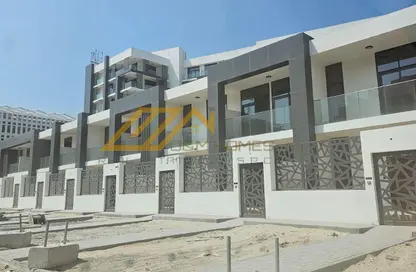 Townhouse - 3 Bedrooms - 4 Bathrooms for rent in The Gate - Masdar City - Abu Dhabi
