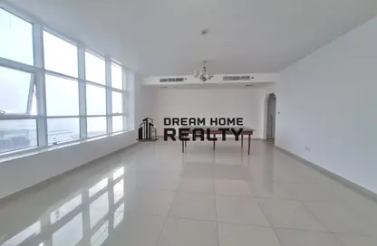 Apartment - 3 Bedrooms - 5 Bathrooms for rent in Beach Tower 1 - Al Khan Lagoon - Al Khan - Sharjah