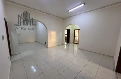 شقة - 2 غرف نوم - 3 حمامات للايجار في شريط الجيمي - الجيمي - العين