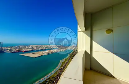 Duplex - 4 Bedrooms - 6 Bathrooms for rent in Al Reef Tower - Corniche Road - Abu Dhabi