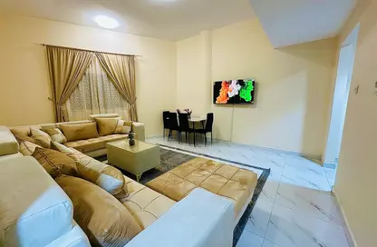 شقة - 2 غرف نوم - 2 حمامات للايجار في مساكن كورنيش عجمان - طريق كورنيش عجمان - عجمان