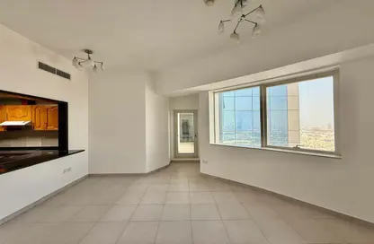 Apartment - 2 Bedrooms - 2 Bathrooms for rent in Blue Tower - Sheikh Zayed Road - Dubai