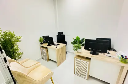 Office Space - Studio - 1 Bathroom for rent in Red Avenue - Al Garhoud - Dubai
