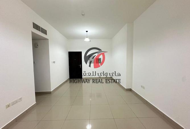Prime Location | Spacious 1 BHK at 49K | 4 Payment