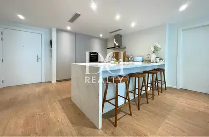 Apartment - 2 Bedrooms - 3 Bathrooms for sale in Marina Residences 6 - Marina Residences - Palm Jumeirah - Dubai