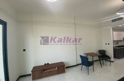 شقة - 1 حمام للايجار في برج روكان B - برج روكان - دبي لاند - دبي