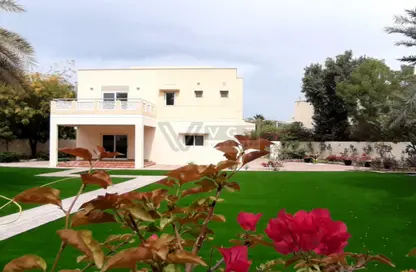 Villa - 4 Bedrooms - 5 Bathrooms for rent in Meadows 9 - Meadows - Dubai