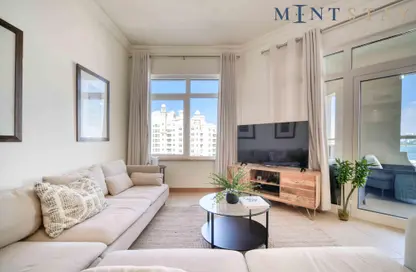 Apartment - 3 Bedrooms - 2 Bathrooms for rent in Shoreline Apartments - Palm Jumeirah - Dubai
