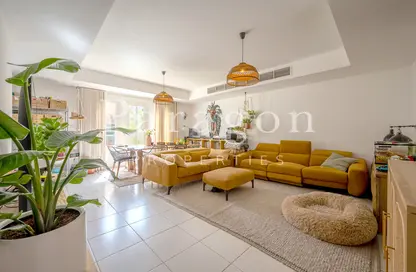 Villa - 3 Bedrooms - 3 Bathrooms for rent in Springs 11 - The Springs - Dubai