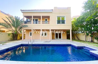Villa - 5 Bedrooms - 6 Bathrooms for rent in The Centro - The Villa - Dubai