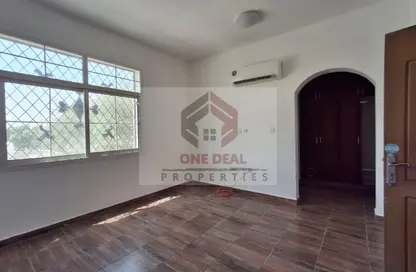Apartment - 2 Bedrooms - 2 Bathrooms for rent in Al Jimi - Al Ain