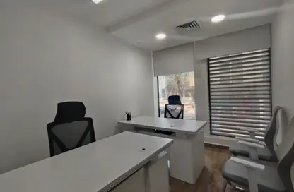 مكتب - استوديو - 4 حمامات للايجار في شارع حمدان - أبوظبي