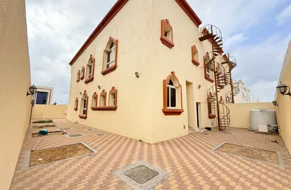 شقة - 4 غرف نوم - 7 حمامات للايجار في فيلا الحوشي - حوشي - البادي - الشارقة شقة - 4 غرف نوم - 7 حمامات للايجار في فيلا الحوشي - حوشي - البادي - الشارقة