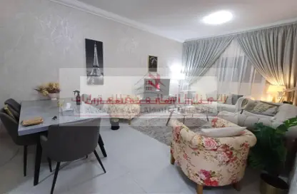 شقة - 2 غرف نوم - 2 حمامات للايجار في برج منازل 5 - شارع التعاون - التعاون - الشارقة