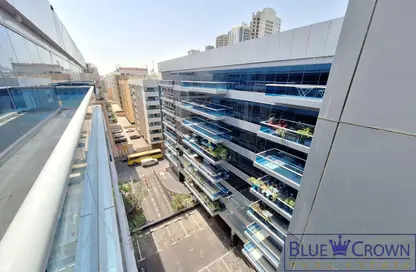 Apartment - 3 Bedrooms - 3 Bathrooms for rent in Silver Sands 2 - Mankhool - Bur Dubai - Dubai