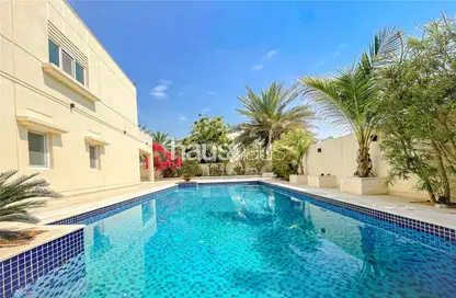 Villa - 4 Bedrooms - 5 Bathrooms for sale in Meadows 9 - Meadows - Dubai