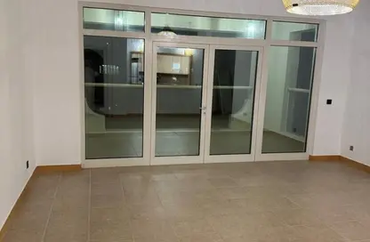 Apartment - 2 Bedrooms - 3 Bathrooms for rent in Al Shahla - Shoreline Apartments - Palm Jumeirah - Dubai