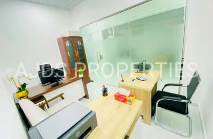 Office Space - Studio - 1 Bathroom for rent in Red Avenue - Al Garhoud - Dubai