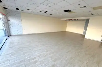 متجر - استوديو - 1 حمام للايجار في بناية مويليح 3 - مويلح - الشارقة متجر - استوديو - 1 حمام للايجار في بناية مويليح 3 - مويلح - الشارقة
