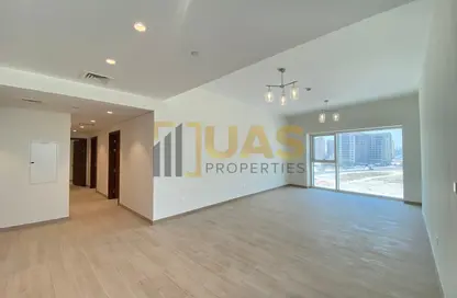 Apartment - 3 Bedrooms - 5 Bathrooms for rent in Al Jadaf Building - Al Jaddaf - Dubai