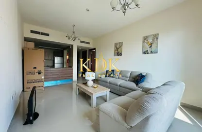 شقة - غرفة نوم - 2 حمامات للايجار في مجمع روكسانا السكني - دي - روكسانا ريزيدنس - الضاحية 12 - قرية الجميرا سركل - دبي