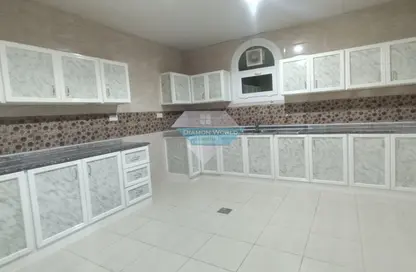 Apartment - 4 Bedrooms - 5 Bathrooms for rent in Mohamed Bin Zayed City - Abu Dhabi
