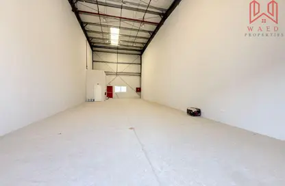 Warehouse - Studio - 1 Bathroom for rent in Al Khawaneej - Dubai