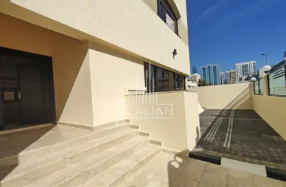 Stairs image for: Villa - 7 Bedrooms for rent in Al Khalidiya - Abu Dhabi, Image 1