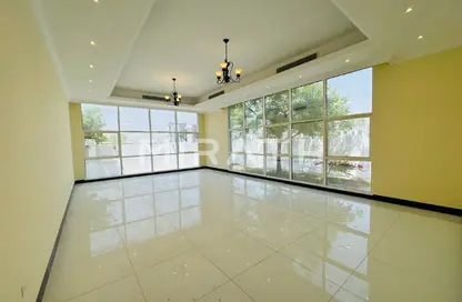 Villa - 5 Bedrooms - 5 Bathrooms for rent in Nad Al Sheba Villas - Nad Al Sheba 3 - Nad Al Sheba - Dubai