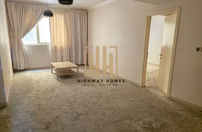 شقة - غرفة نوم - 2 حمامات للايجار في يو أو إس - تجارية مويلح - الشارقة