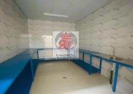 سكن الموظفين - 1 حمام للكراء في م -17 - مصفح الصناعية - مصفح - أبوظبي