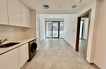 شقة - غرفة نوم - 2 حمامات للايجار في كاتش ريزيدينس لاي جي او - الضاحية 12 - قرية الجميرا سركل - دبي