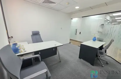 Business Centre - Studio - 4 Bathrooms for rent in Twin Tower - Baniyas Road - Deira - Dubai