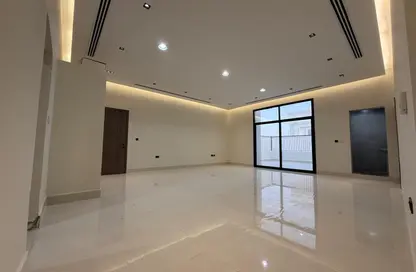 شقة - 3 غرف نوم - 3 حمامات للايجار في مدينة الرياض - أبوظبي
