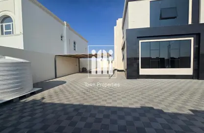 Villa - 5 Bedrooms - 7 Bathrooms for rent in Madinat Al Riyad - Abu Dhabi