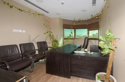 صورة لـ غرفة المعيشة مكتب - استوديو للايجار في المبنى الذهبي - شارع بني ياس - ديرة - دبي ، صورة رقم 1