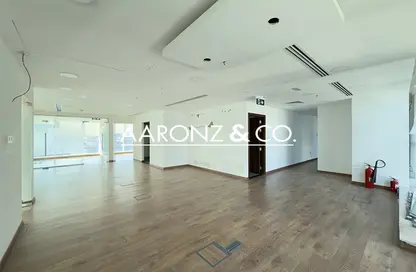 Office Space - Studio for rent in Lake Central - Business Bay - Dubai