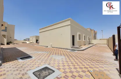 شقة - 3 غرف نوم - 2 حمامات للايجار في مركز محمد بن زايد - مدينة محمد بن زايد - أبوظبي