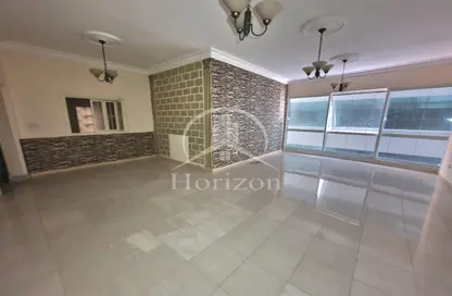 Reception / Lobby image for: Apartment - 3 Bedrooms - 4 Bathrooms for rent in Kaluti Building - Al Majaz 2 - Al Majaz - Sharjah, Image 1
