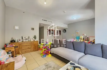 Apartment - 2 Bedrooms - 2 Bathrooms for sale in Rimal 3 - Rimal - Jumeirah Beach Residence - Dubai