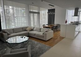 صورةغرفة المعيشة لـ: شقة - 2 غرف نوم - 4 حمامات للبيع في 10 شقة بناية - مساكن بلوواترز - بلوواترز - دبي, صورة 1