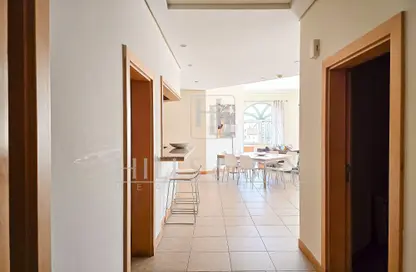 Apartment - 3 Bedrooms - 4 Bathrooms for rent in Al Das - Shoreline Apartments - Palm Jumeirah - Dubai