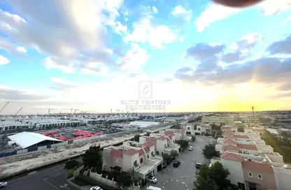 شقة - 2 غرف نوم - 3 حمامات للايجار في برمودا فيوز - مدينة دبي الرياضية - دبي