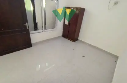 Apartment - 1 Bathroom for rent in Baniyas East - Baniyas - Abu Dhabi