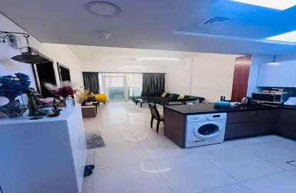 شقة - غرفة نوم - 2 حمامات للايجار في عزيزي فاريشتا - الفرجان - دبي شقة - غرفة نوم - 2 حمامات للايجار في عزيزي فاريشتا - الفرجان - دبي