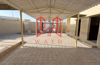 Villa - 5 Bedrooms - 4 Bathrooms for rent in Al Sabkha - Al Riqqa - Sharjah